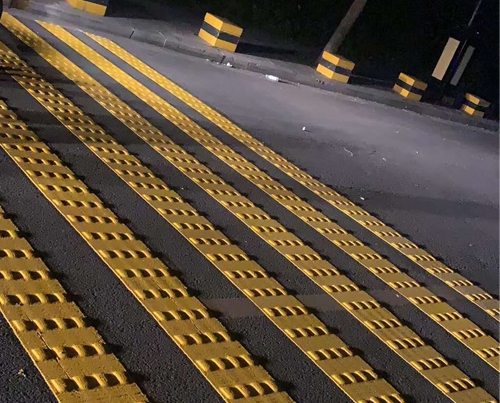热熔震荡标线施工