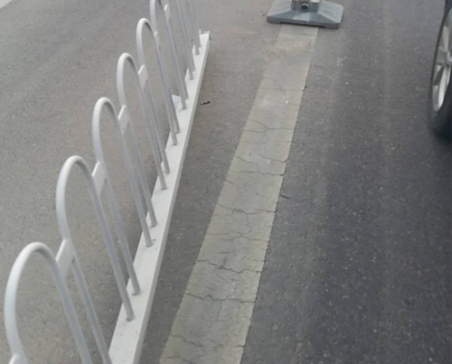 道路护栏施工