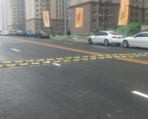 道路橡胶减速带